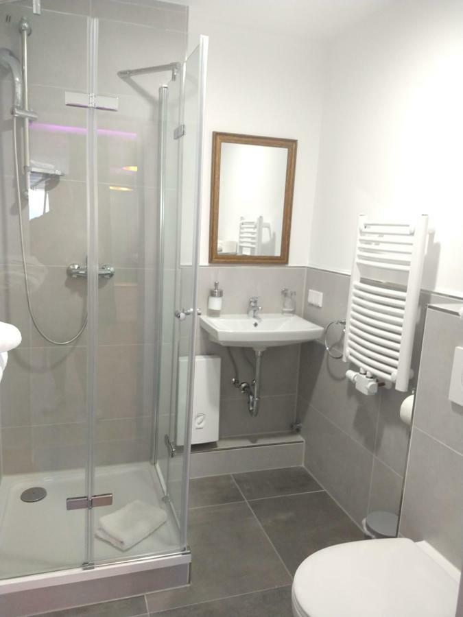 Hotel Am Stadion Vanino Cucina Italian Bielefeld Ngoại thất bức ảnh